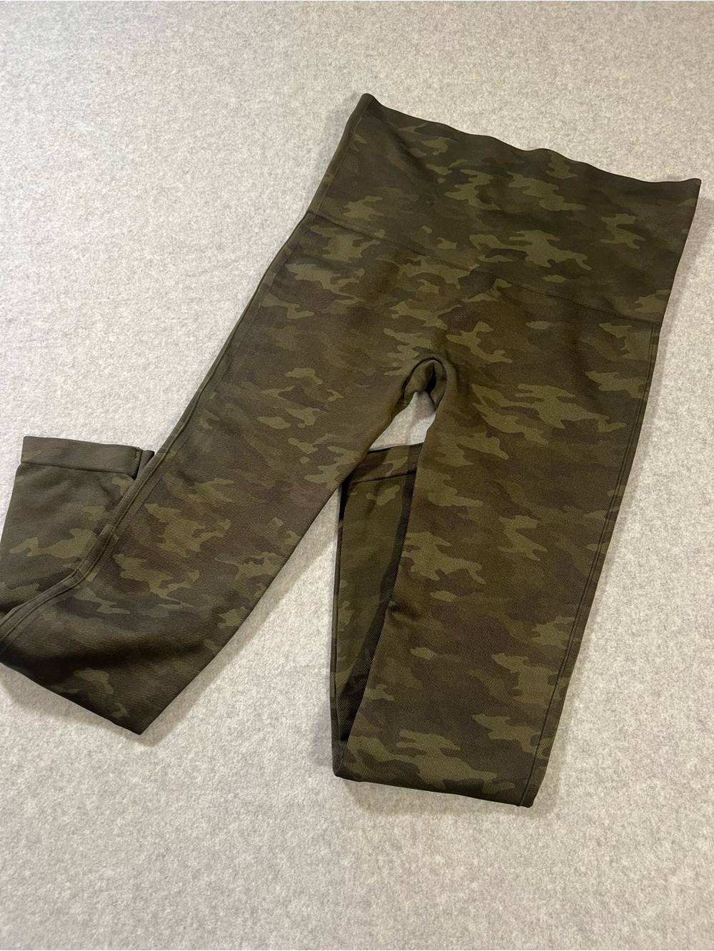 SPANX Olive Camo High-Waist Leggings